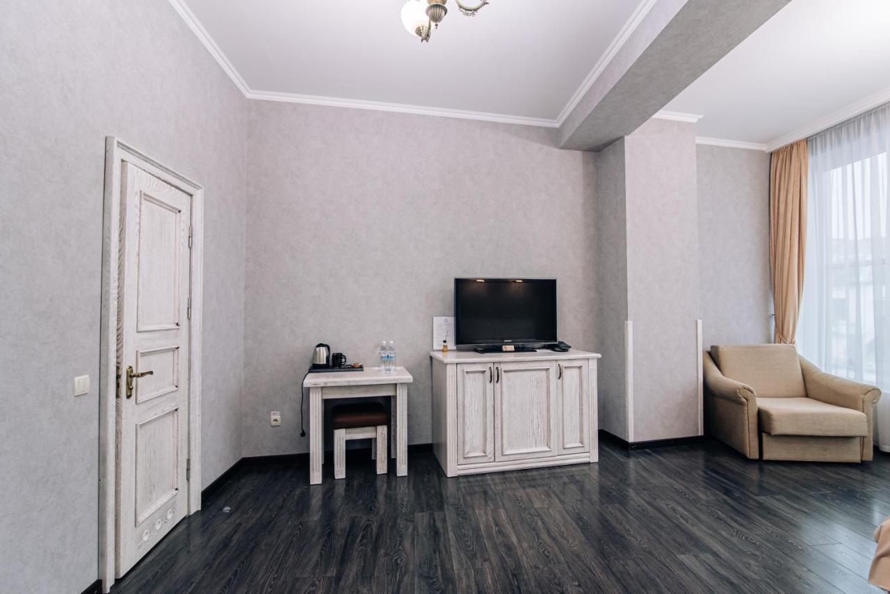 Gold Georg Palace Hotel Chernivtsi Luaran gambar