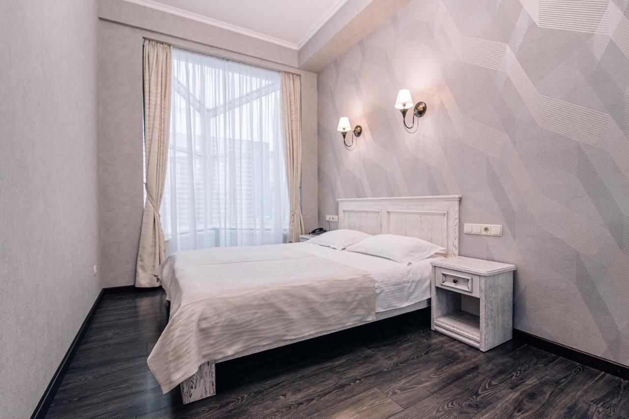 Gold Georg Palace Hotel Chernivtsi Luaran gambar